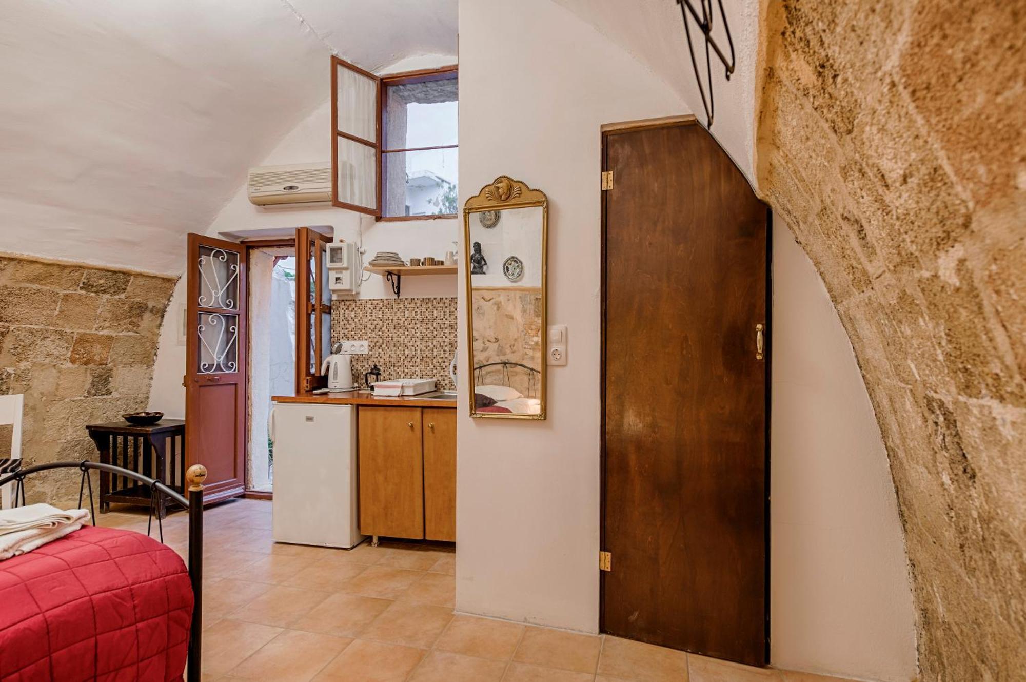 Kristina'S Rooms Rhodes City Екстериор снимка