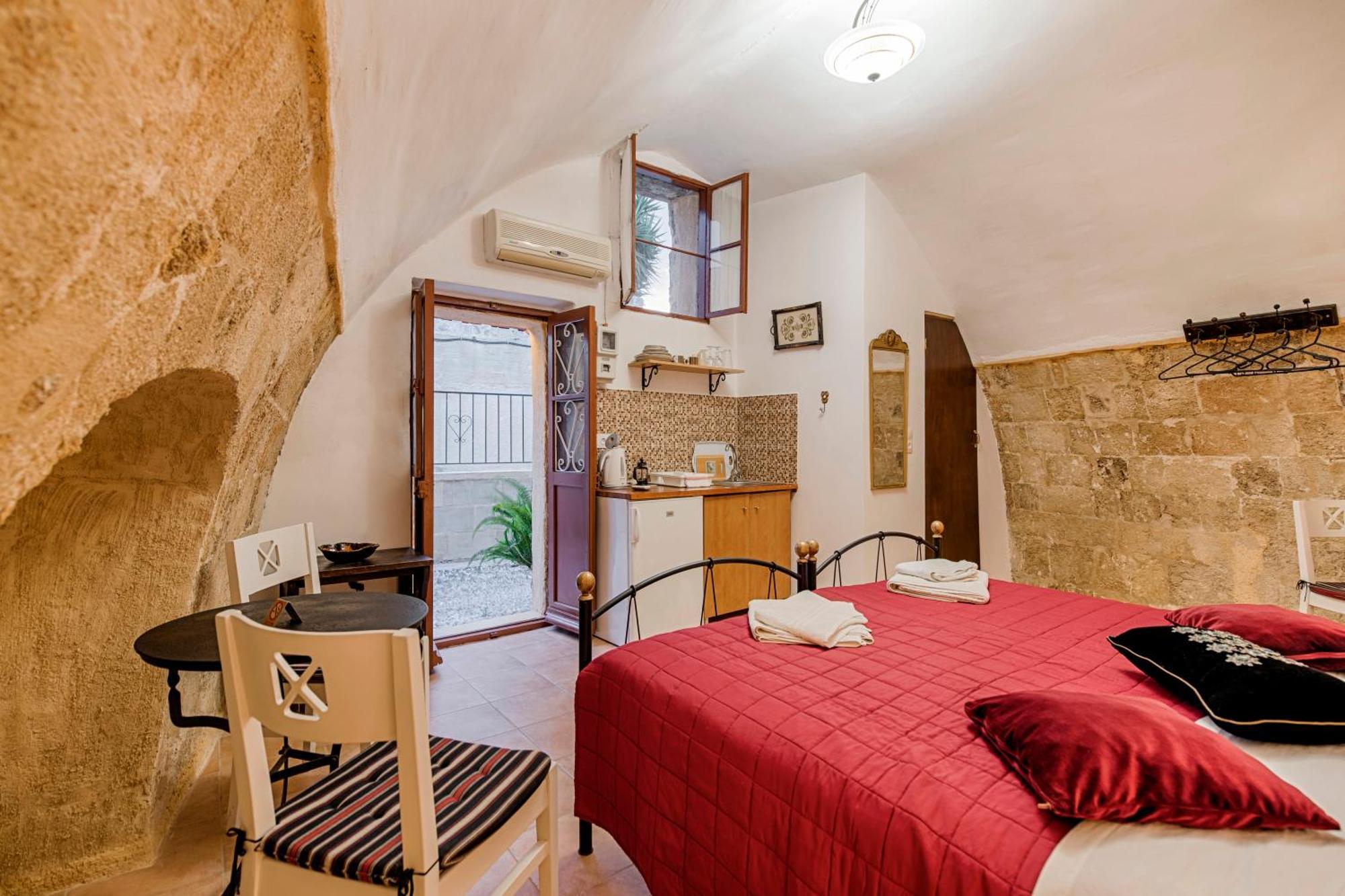 Kristina'S Rooms Rhodes City Екстериор снимка