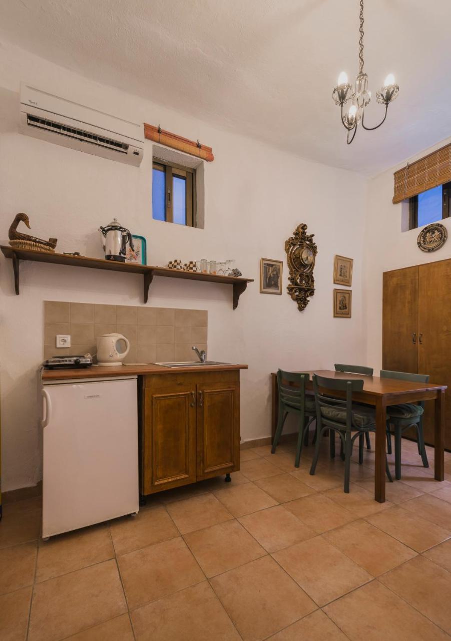 Kristina'S Rooms Rhodes City Екстериор снимка